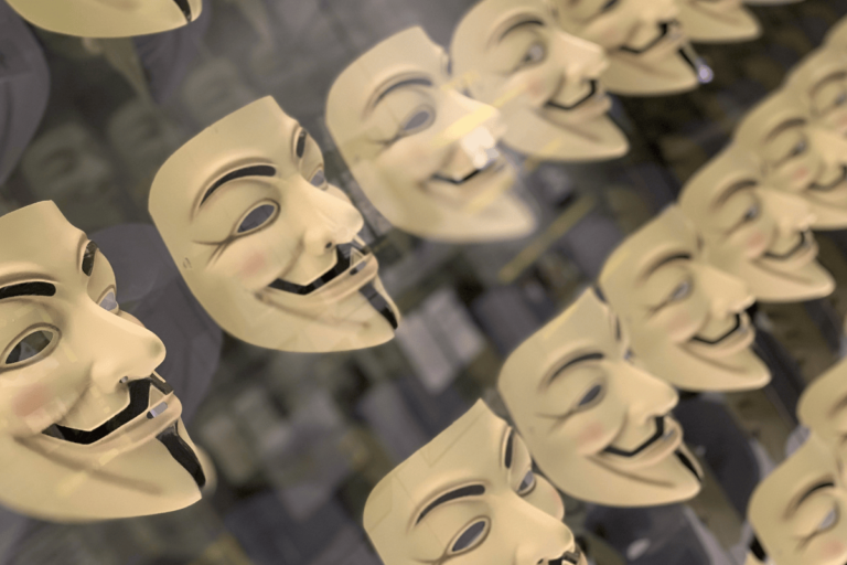 „Remember, remember the fifth of November” – historia i znaczenie słynnej angielskiej frazy
